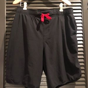 Men’s 2POOD lifestyle shorts.